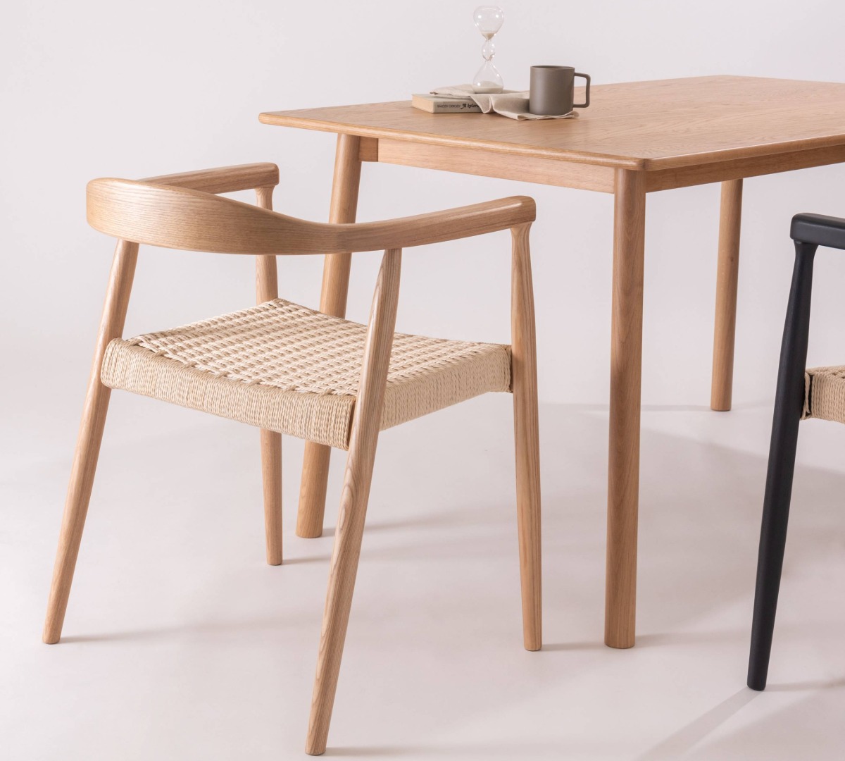 Roselleペーパーコードチェアの側面